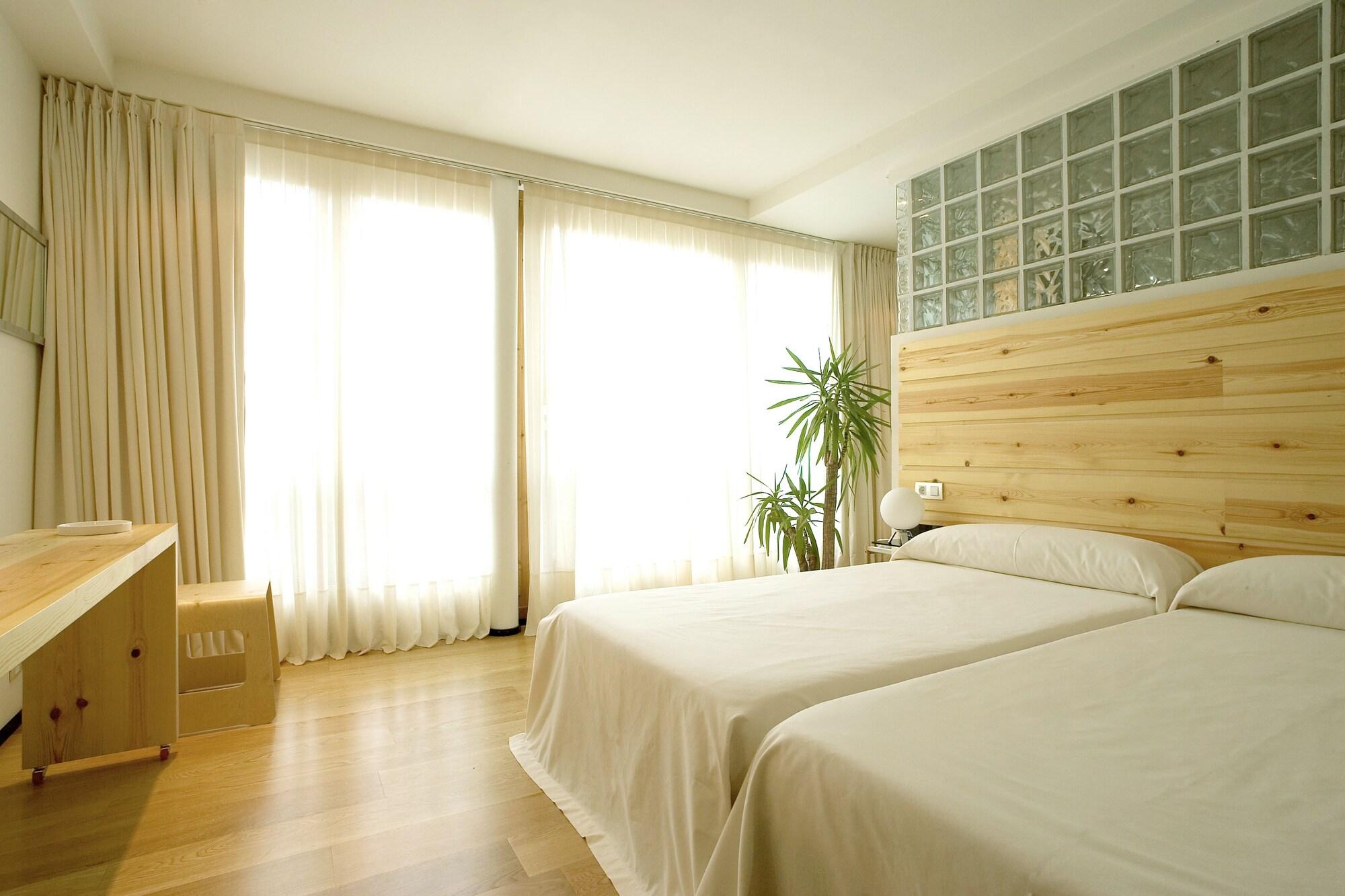La Plaza II Hotel Луанко Екстериор снимка