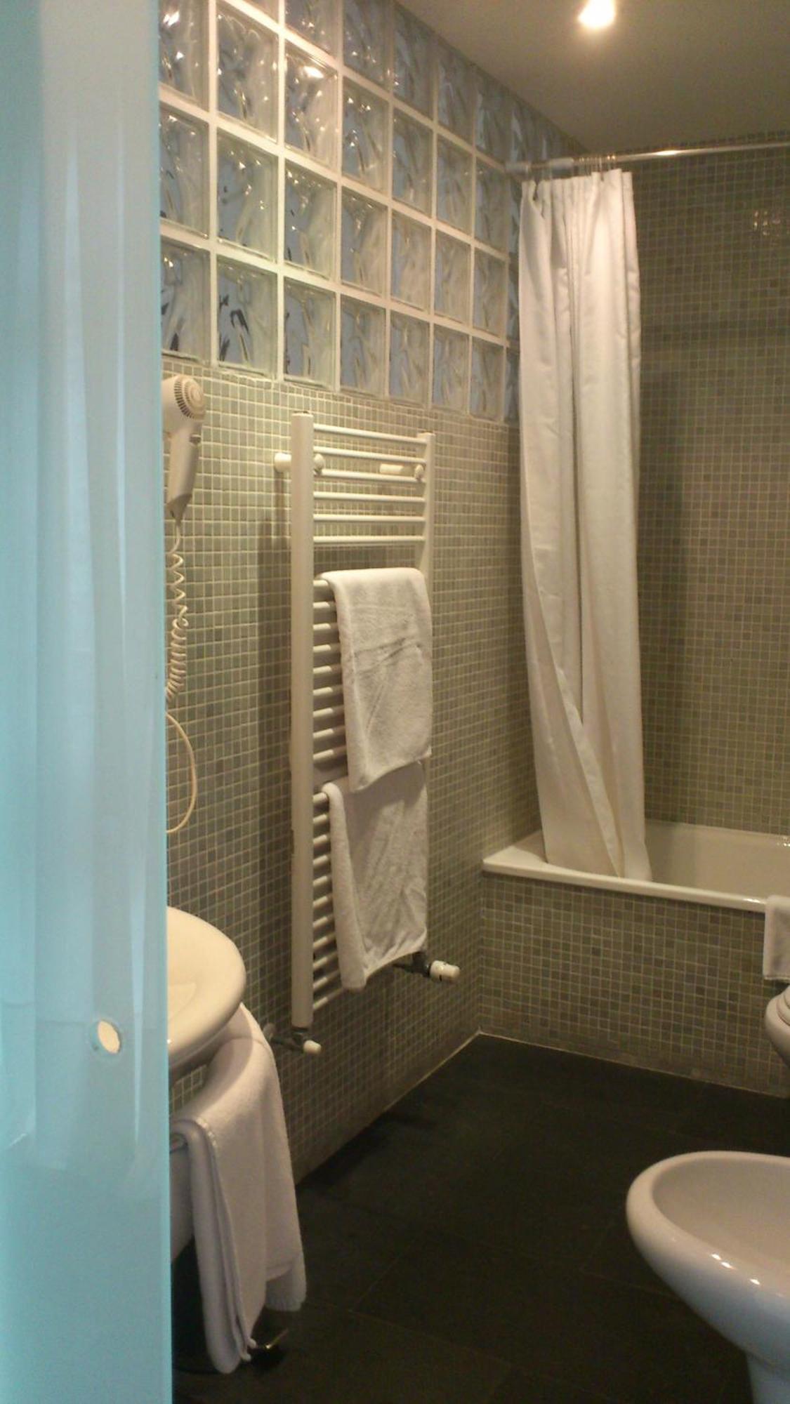 La Plaza II Hotel Луанко Екстериор снимка