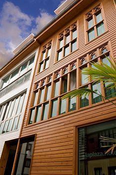La Plaza II Hotel Луанко Екстериор снимка
