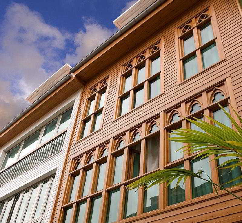 La Plaza II Hotel Луанко Екстериор снимка